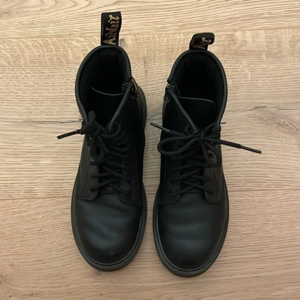 Dr. Martens 1460 J Black Leather Lace Up Boots Size 5